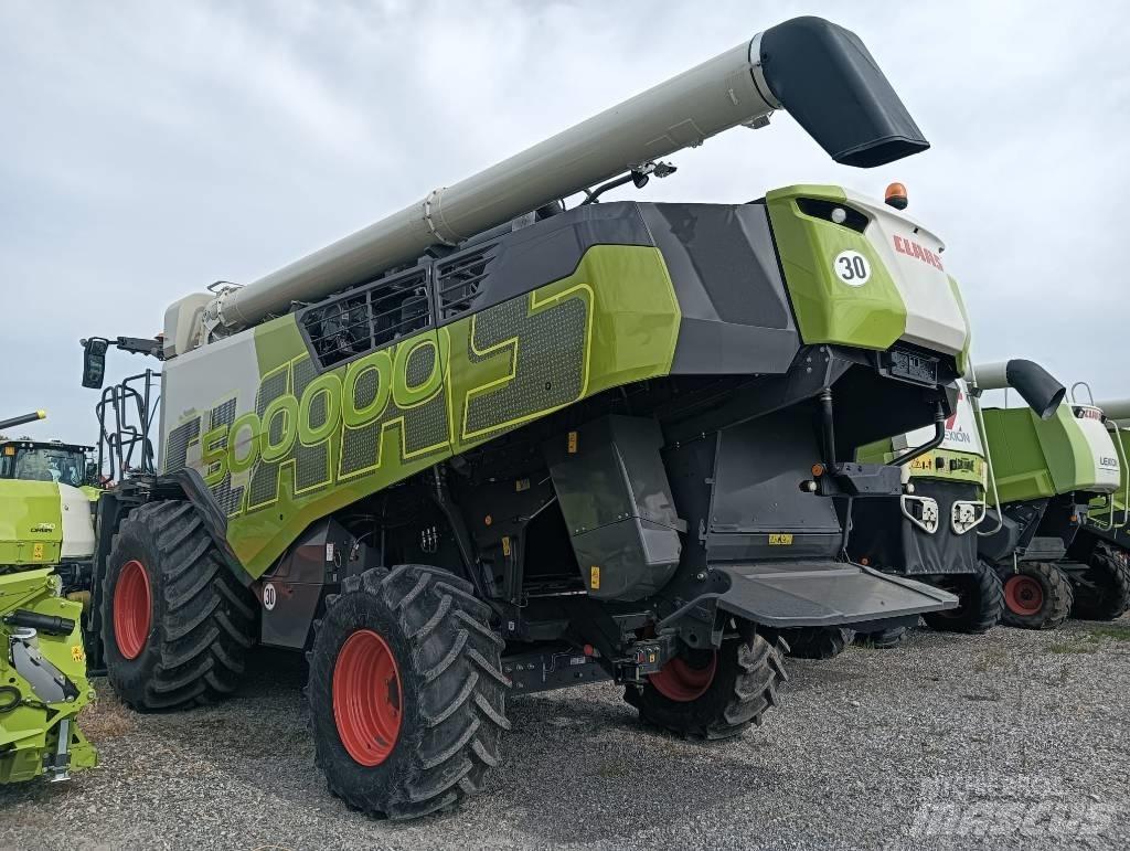 CLAAS TRION 750 Skurtreskere