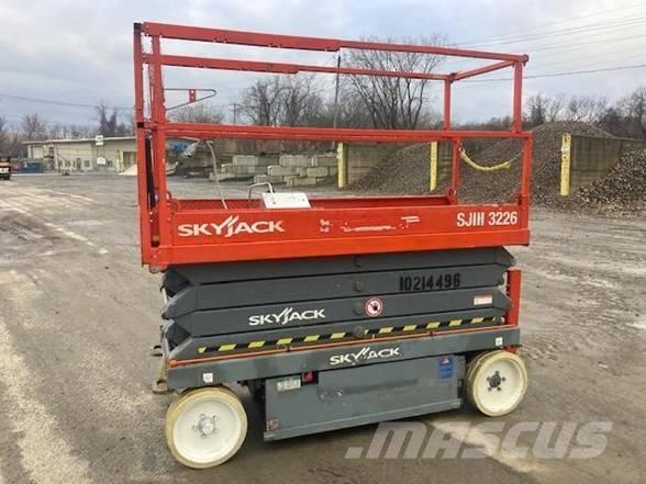 SkyJack SJ III 3226 Sakselifter