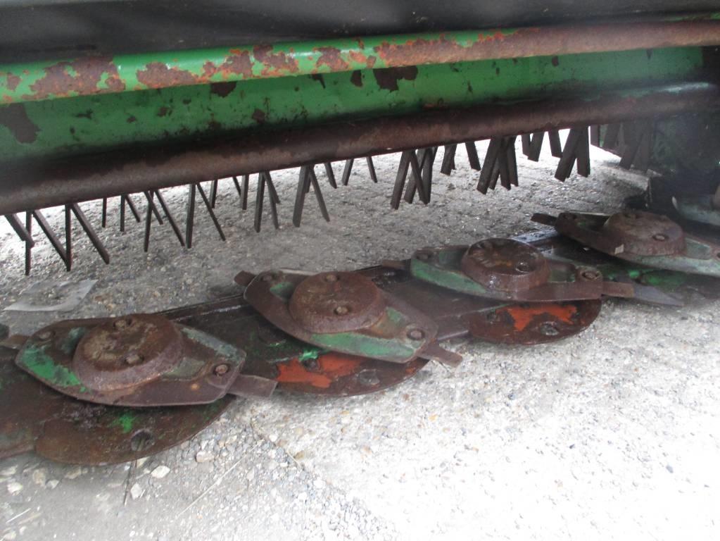 John Deere 324 A Slåmaskiner