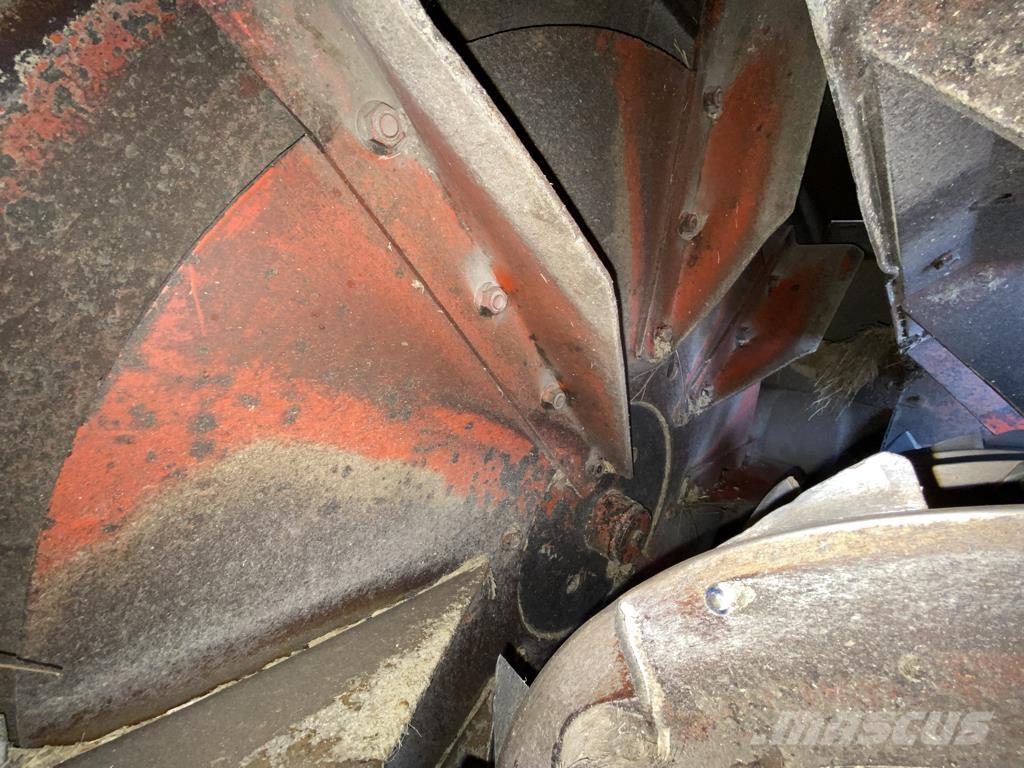 Kuhn MINOTOR 3060 Silouttaksutstyr