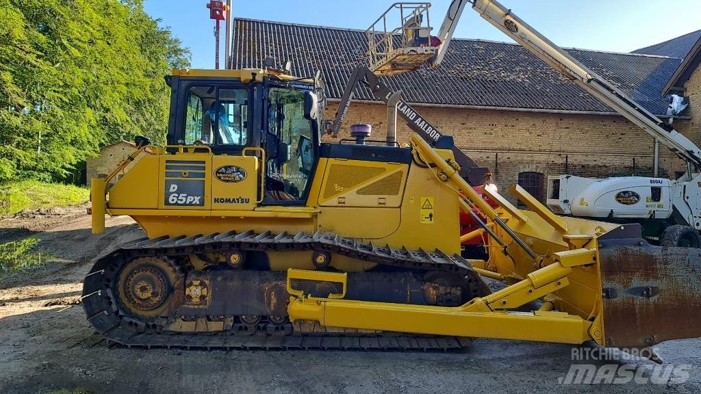 Komatsu D65PX-17 Dozere Beltegående