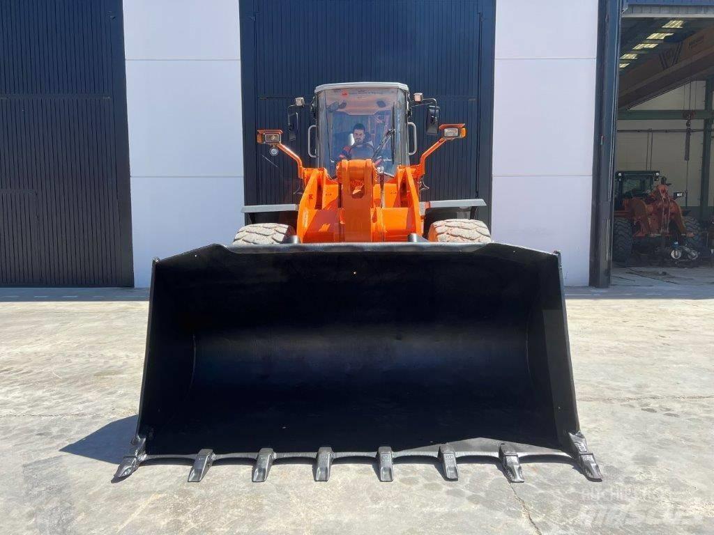 Hitachi LX 210 E Hjullastere