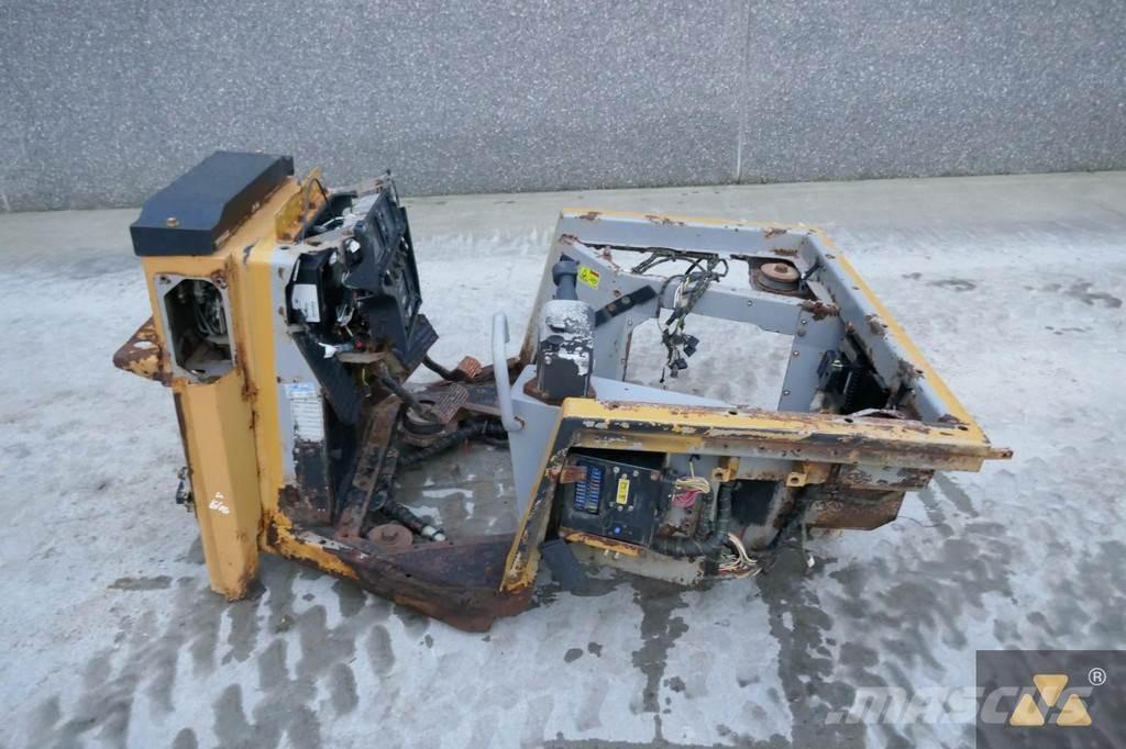 CAT 220-2800 Førerhus og Interiør