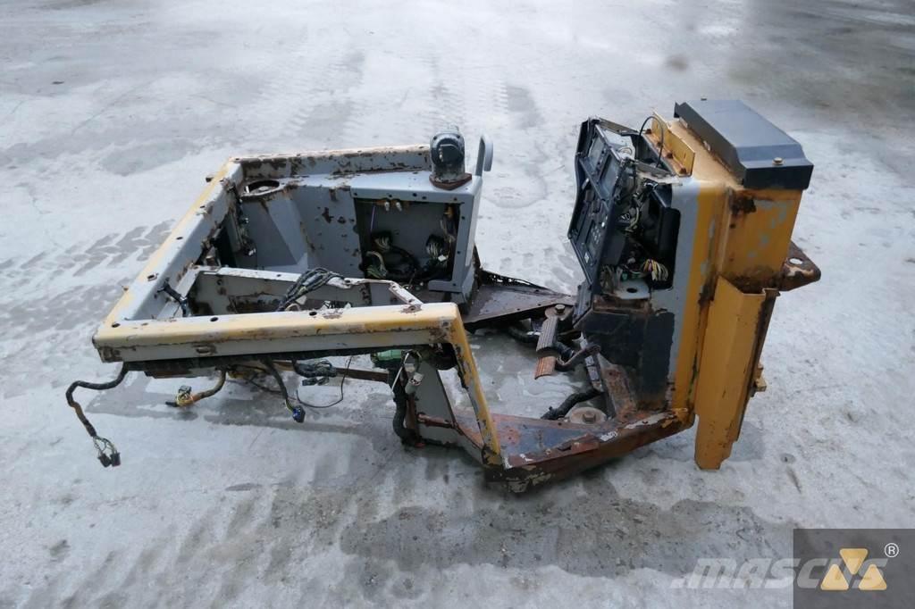 CAT 220-2800 Førerhus og Interiør