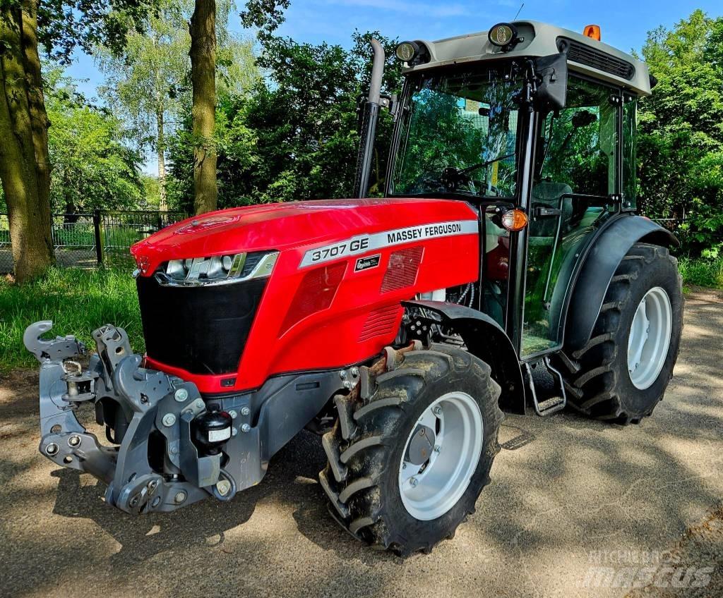 Massey Ferguson 3707 Traktorer
