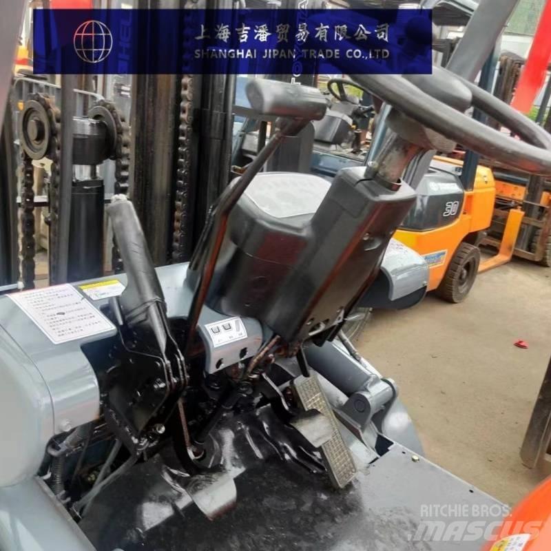 Toyota 6 F Diesel Trucker