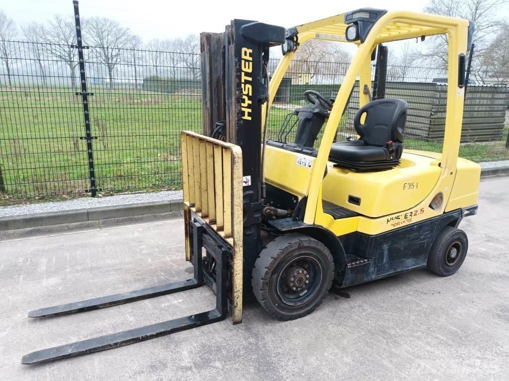 Hyster H2.5FT Diesel Trucker