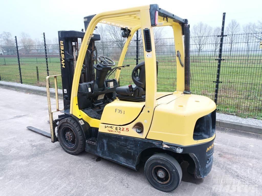 Hyster H2.5FT Diesel Trucker