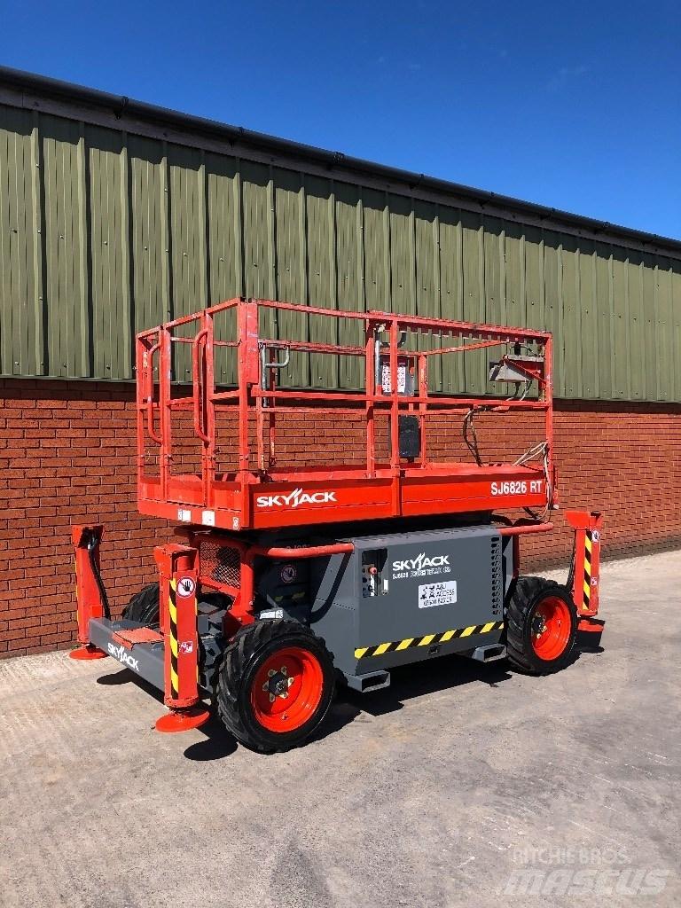 SkyJack SJ 6826 RT Sakselifter