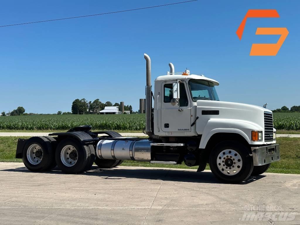 Mack CH 613 Trekkvogner