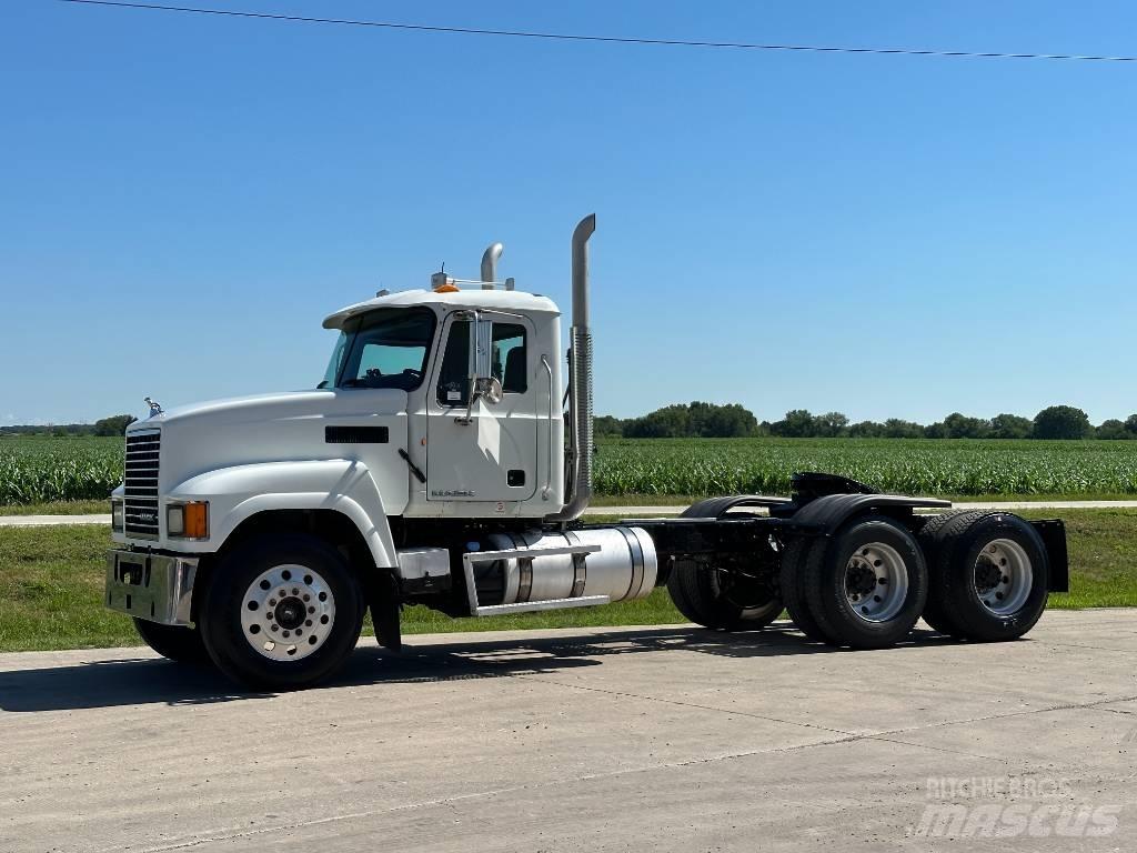 Mack CH 613 Trekkvogner
