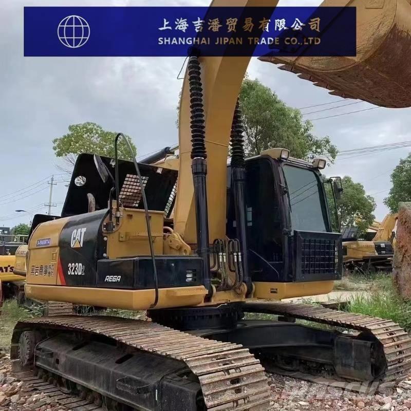 CAT 323 D Beltegraver