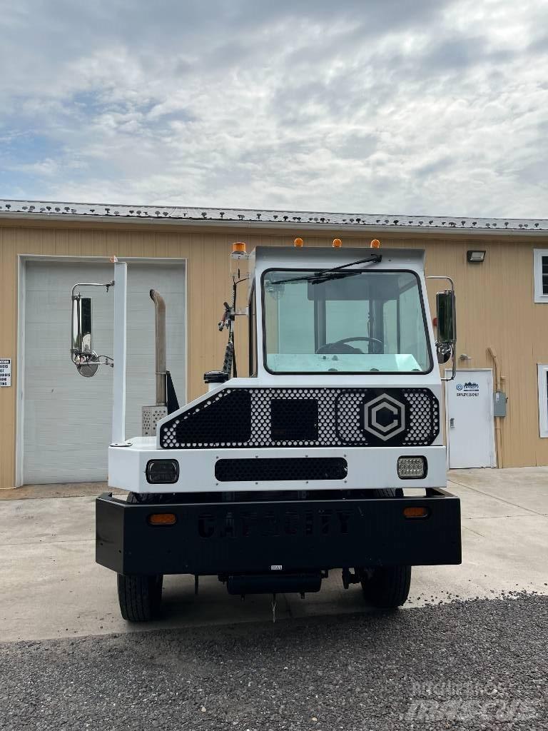 Capacity TJ5000 Terminaltraktor