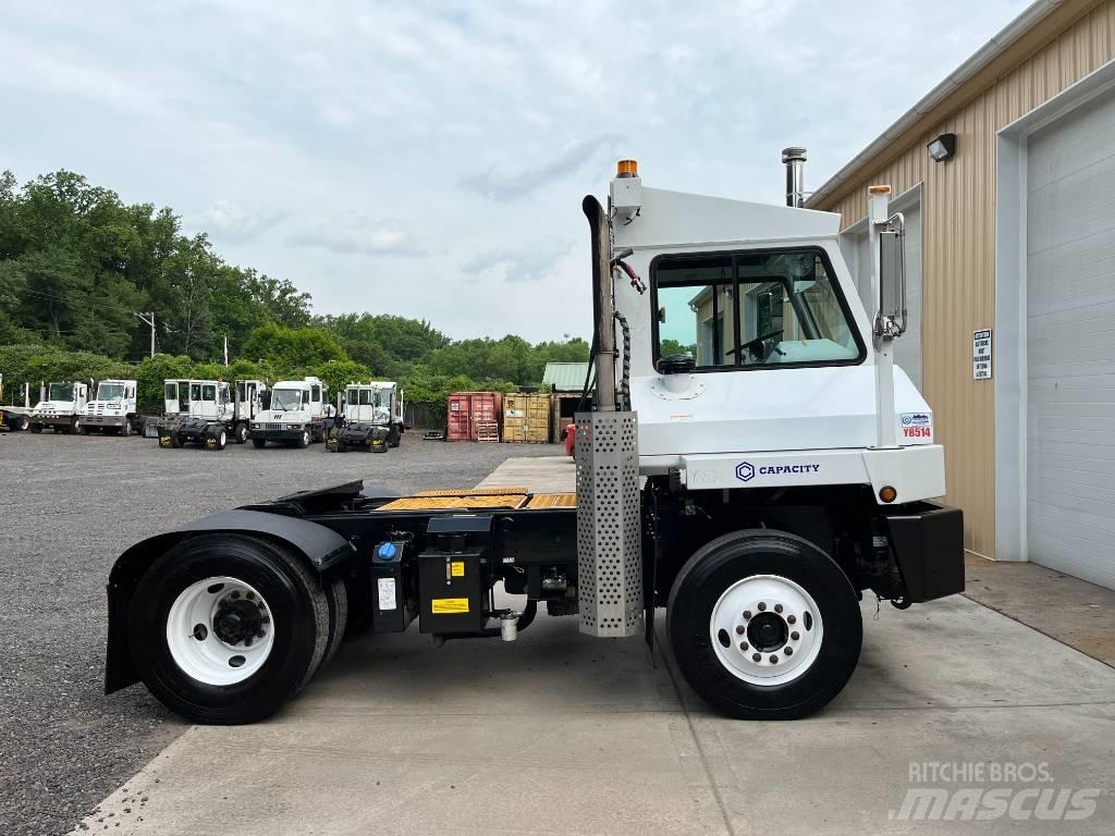 Capacity TJ5000 Terminaltraktor