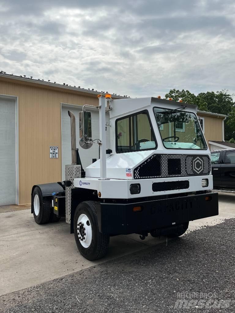 Capacity TJ5000 Terminaltraktor