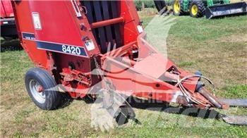 Case IH 8420 Rundballepresser