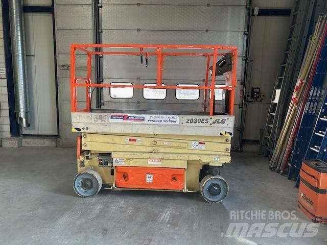 JLG 2030 ES Sakselifter