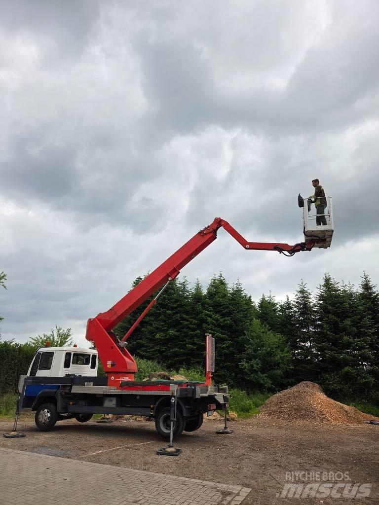 MAN LE 8.140 Bilmontert lift