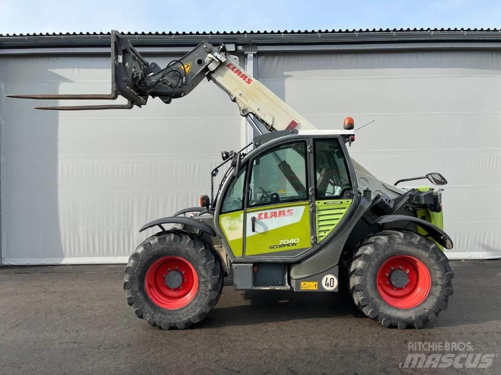 CLAAS SCORPION 7040 Teleskoplastere for Landbruk