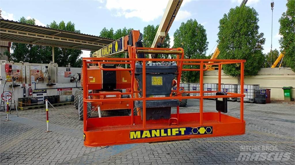 JLG 800AJ Leddede bomlifter
