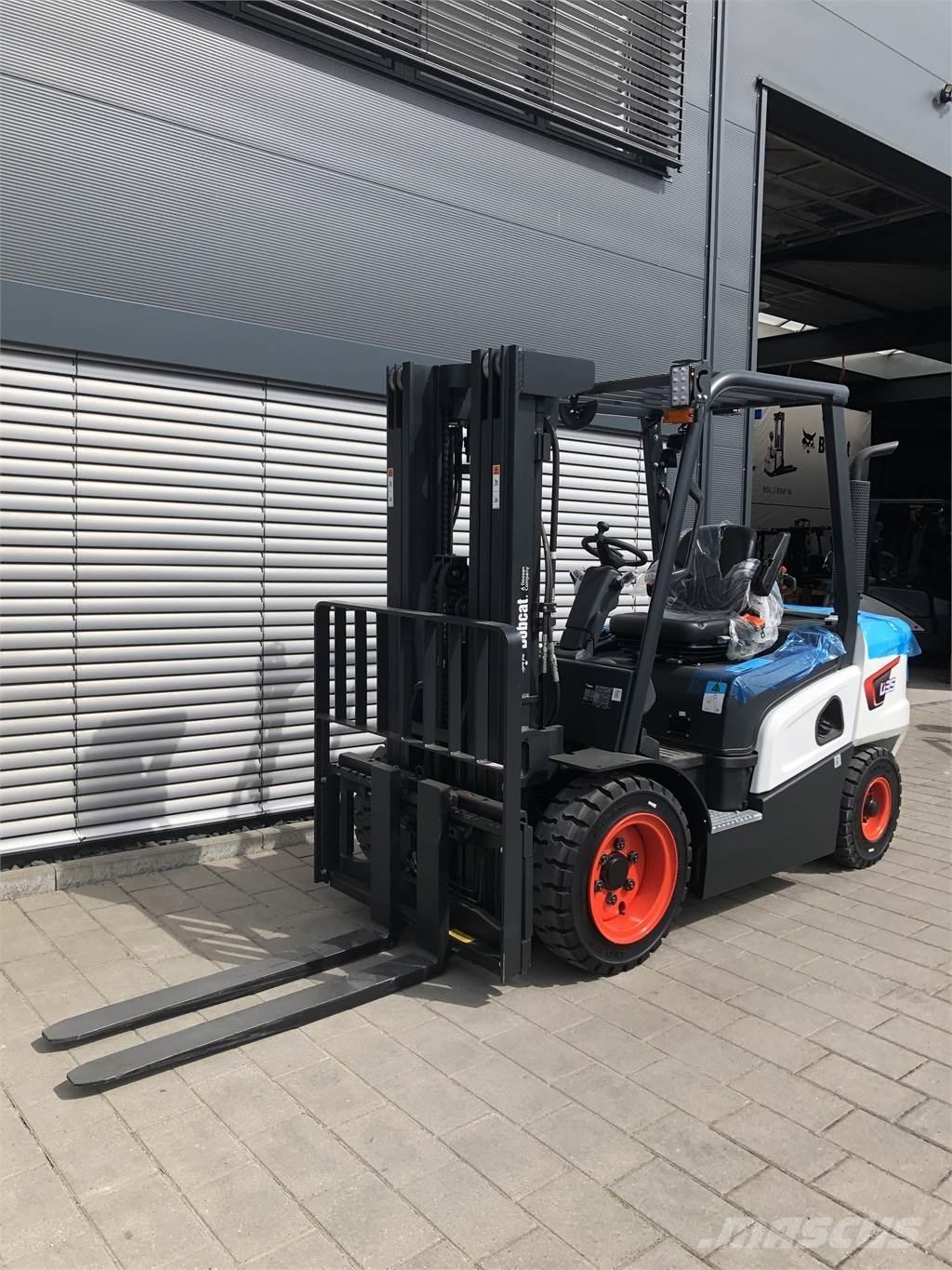 Bobcat D35NXS Diesel Trucker