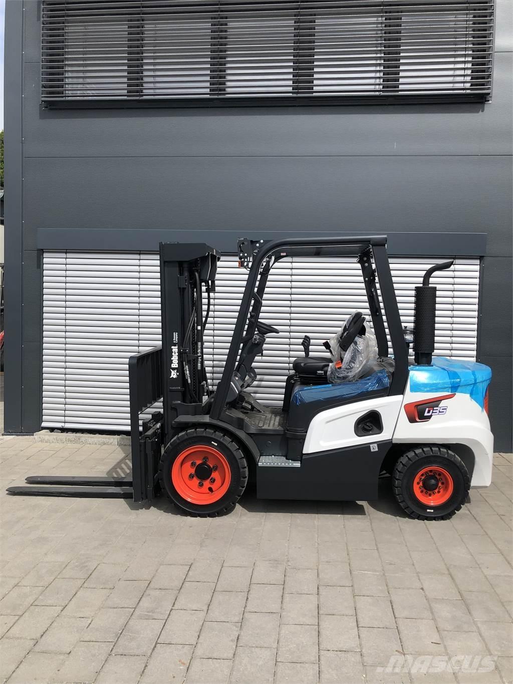 Bobcat D35NXS Diesel Trucker