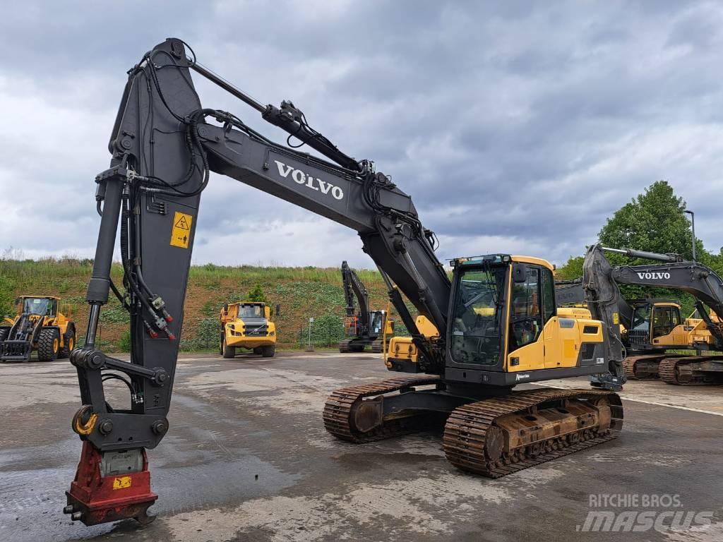 Volvo EC 220 DL Beltegraver