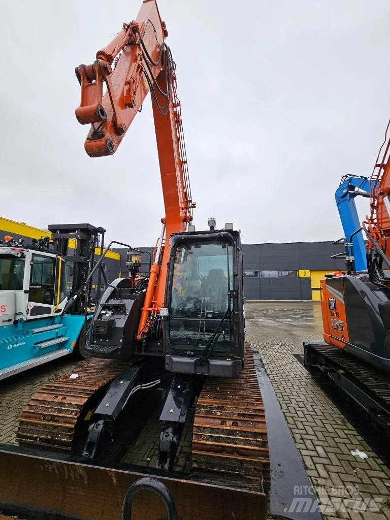 Hitachi ZX 135 US-7 Beltegraver