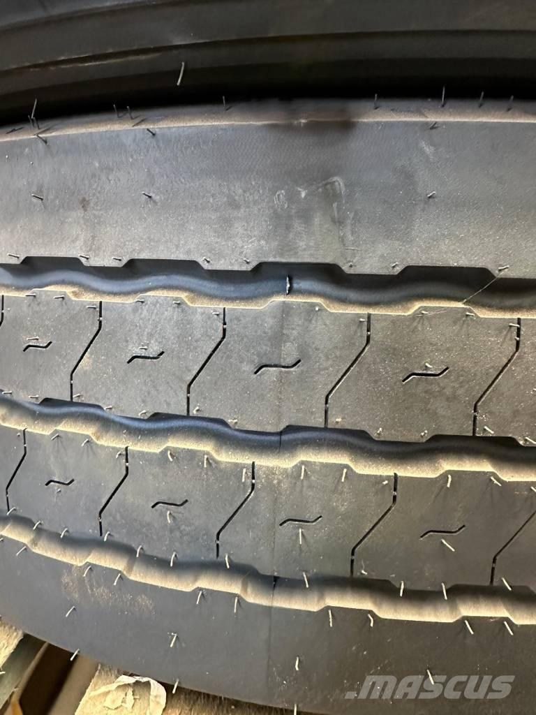 Goodyear 245/70R17 Dekk, hjul og felger