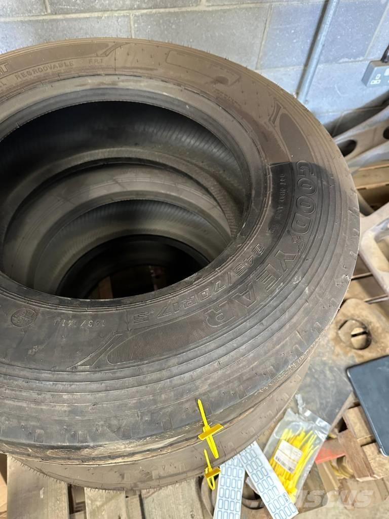 Goodyear 245/70R17 Dekk, hjul og felger