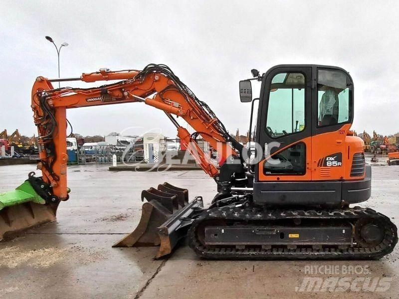 Doosan DX85R Beltegraver
