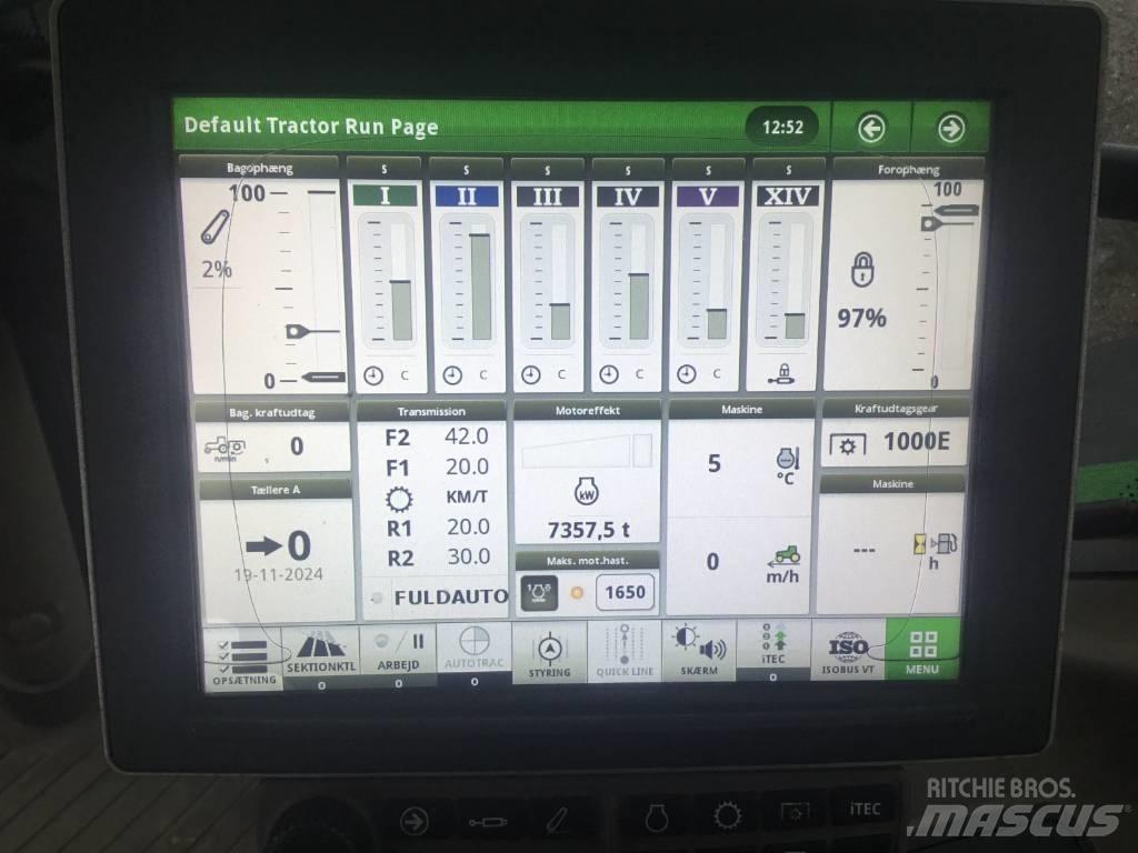 John Deere 6215 R Traktorer