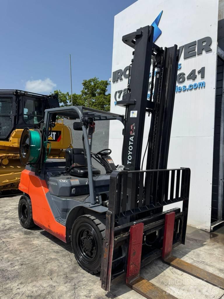 Toyota 8 FD 40 U Gaffeltrucker - Annet