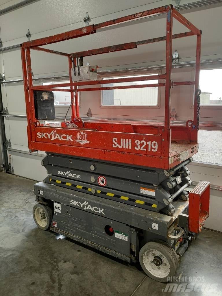 SkyJack SJ III 3219 Sakselifter