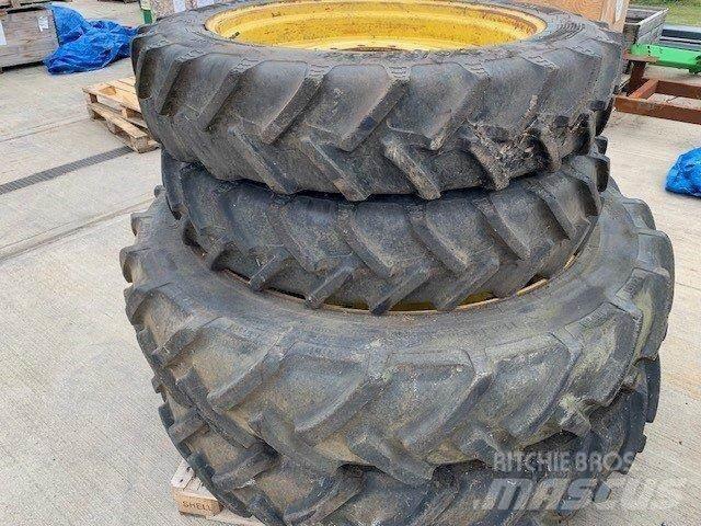  270/95R36 Dekk, hjul og felger