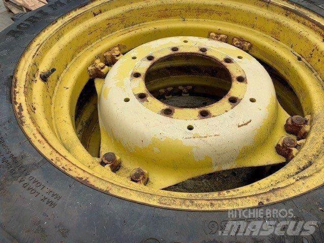  270/95R36 Dekk, hjul og felger