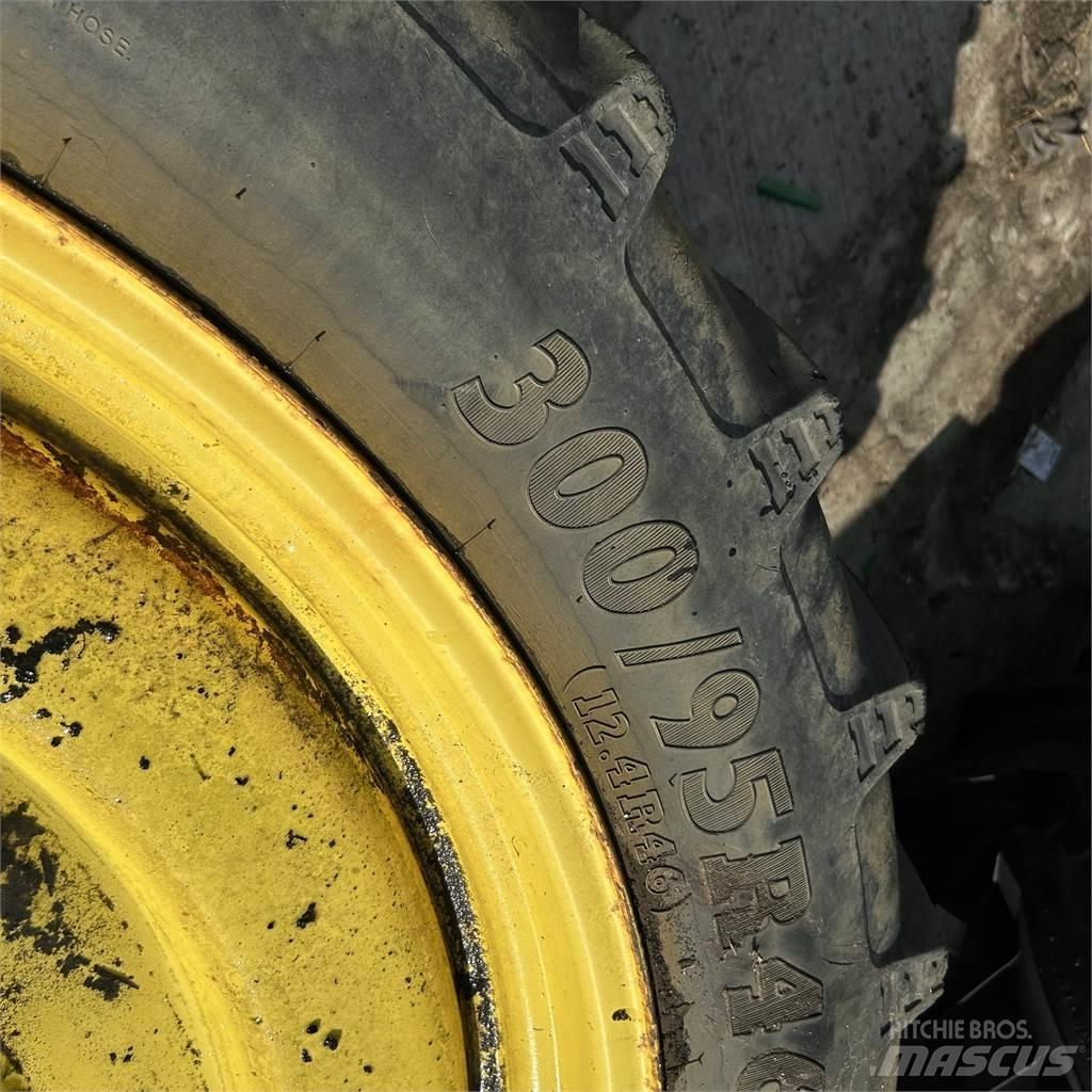  300/95R46 Dekk, hjul og felger