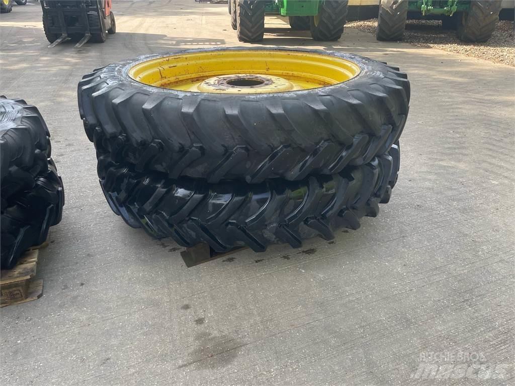  340/85R48 Dekk, hjul og felger