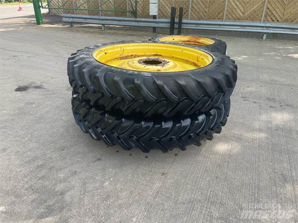  340/85R48 Dekk, hjul og felger