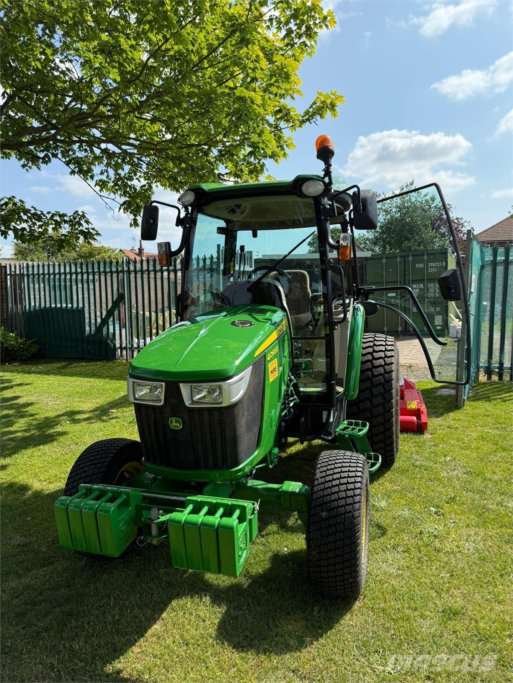 John Deere 4066R Kompakttraktorer