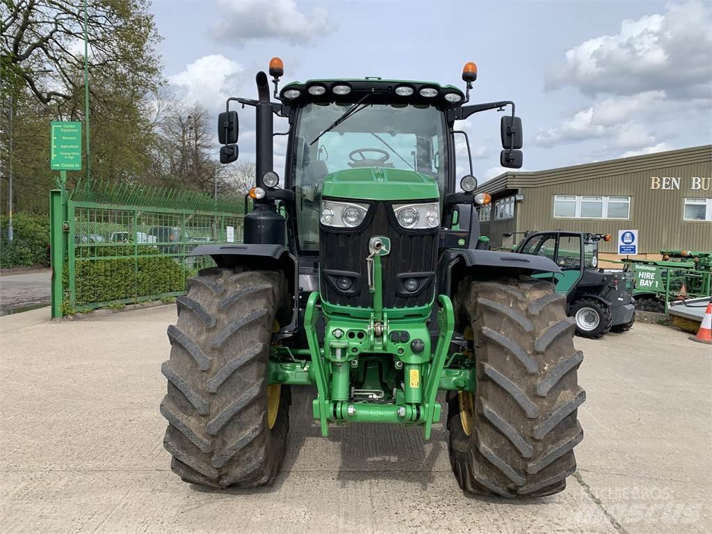 John Deere 6215R Traktorer