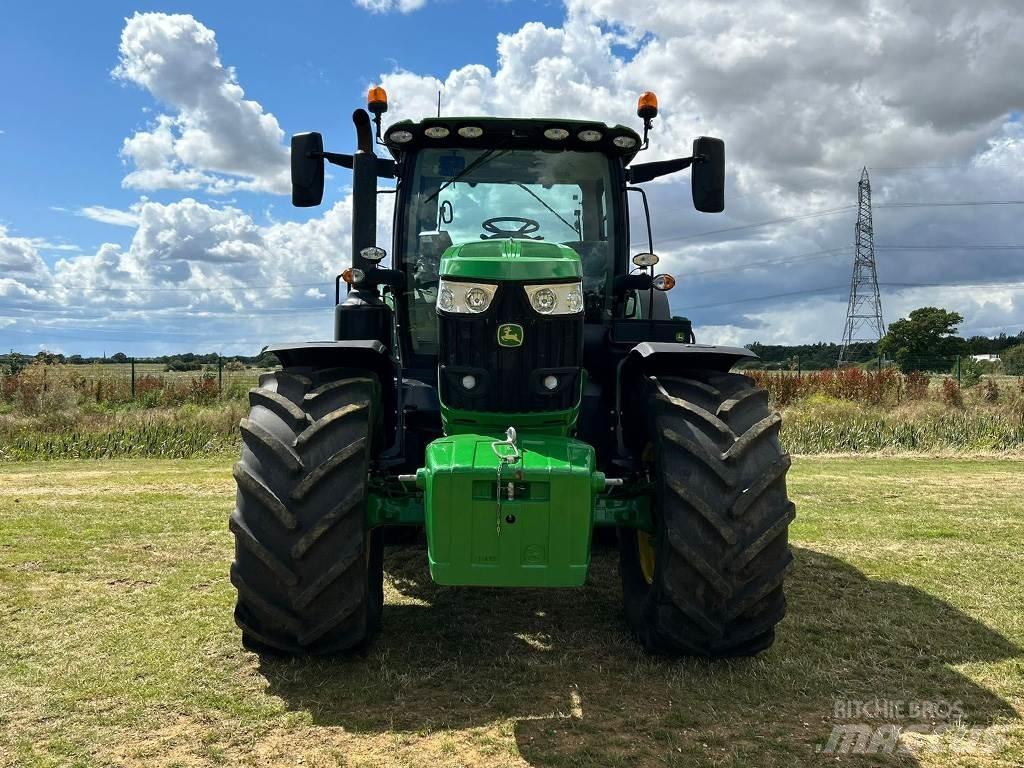 John Deere 6215R Traktorer