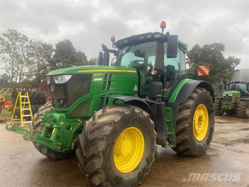 John Deere 6250R Traktorer
