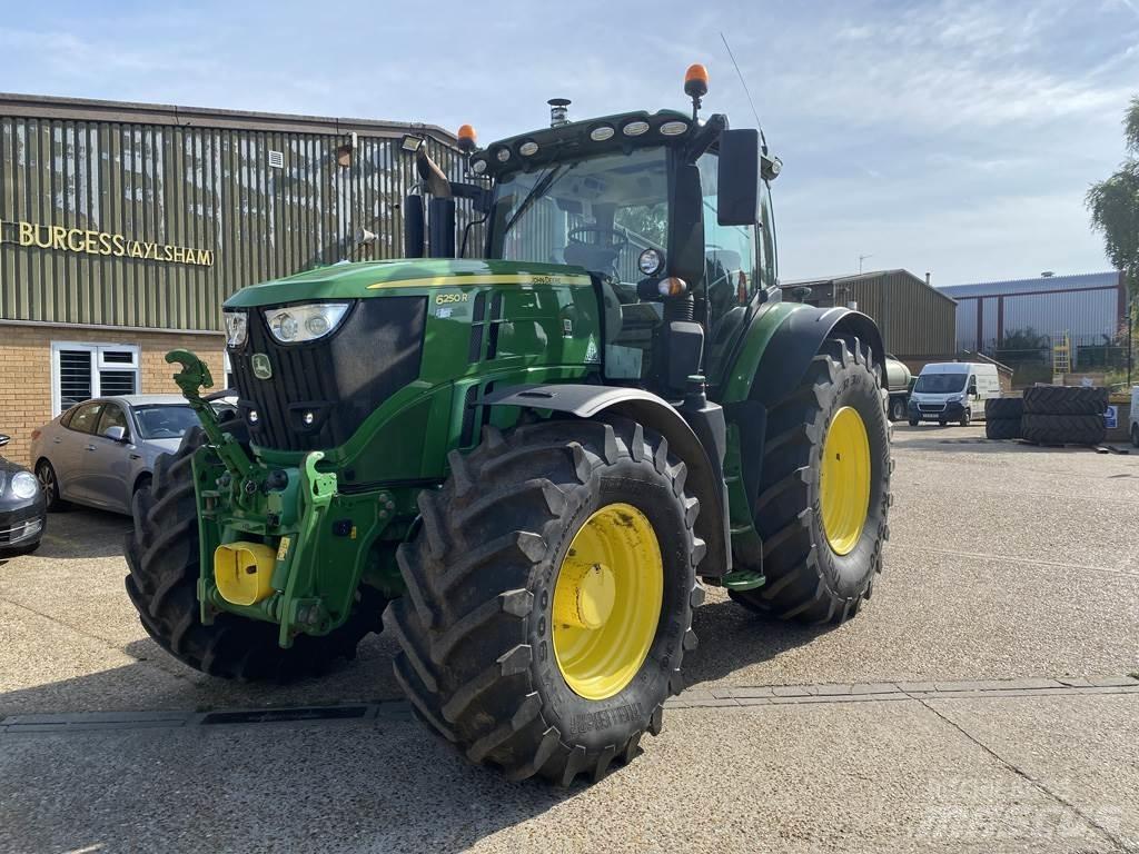 John Deere 6250R Traktorer