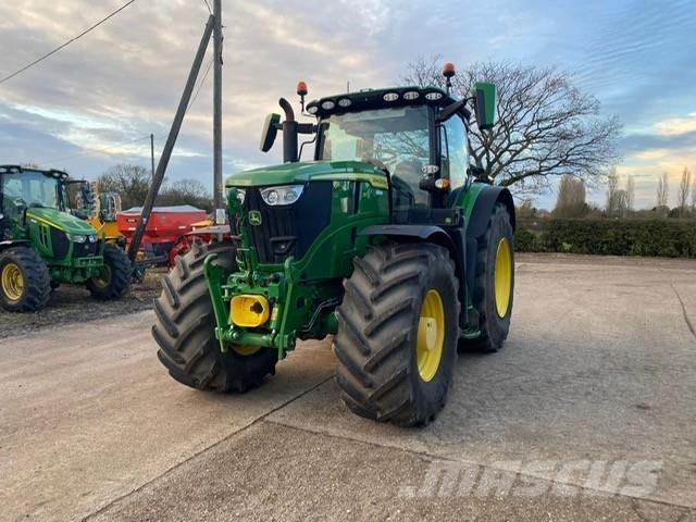 John Deere 6R215 Traktorer