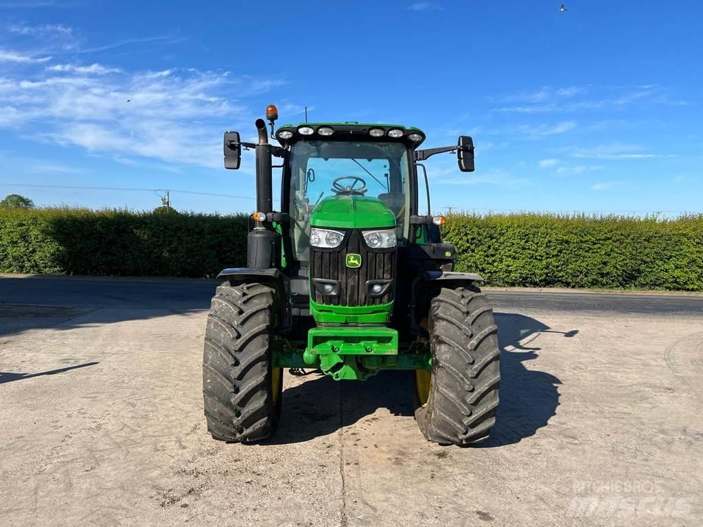 John Deere 6R215 Traktorer