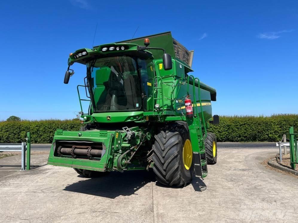 John Deere T670HM Skurtreskere