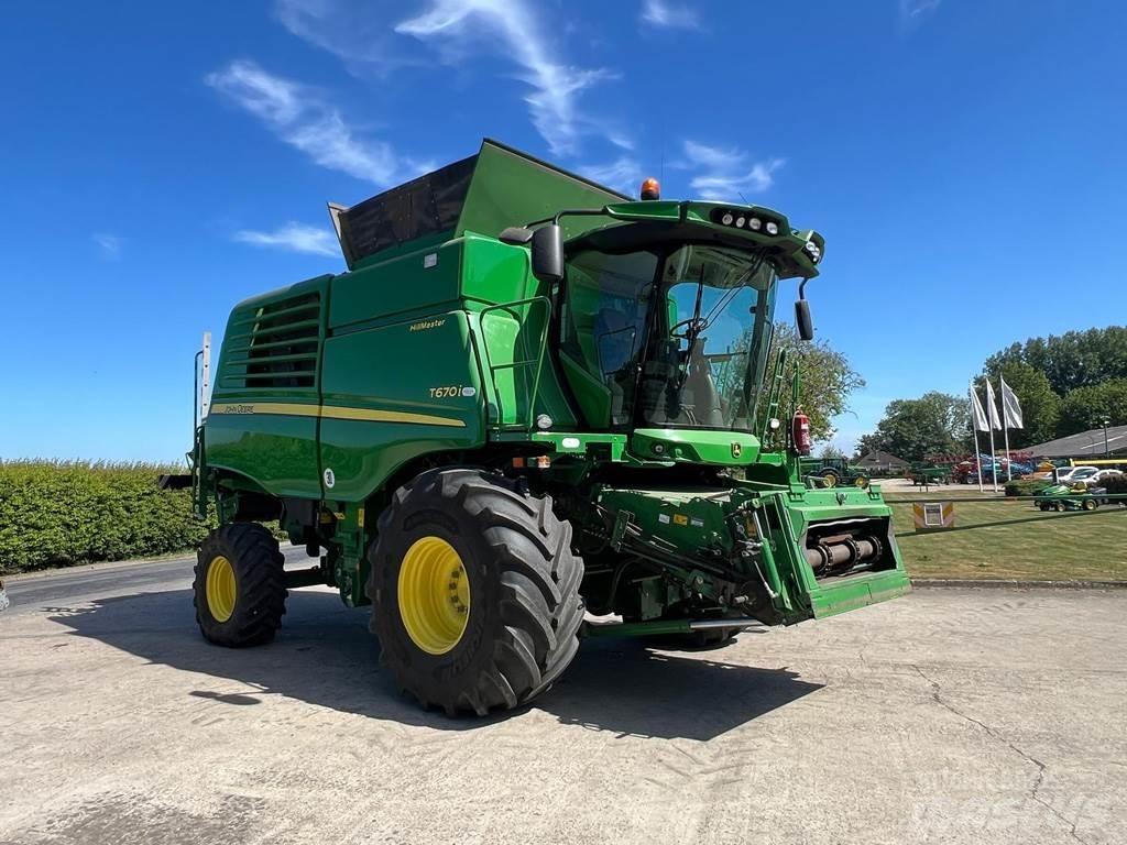 John Deere T670HM Skurtreskere