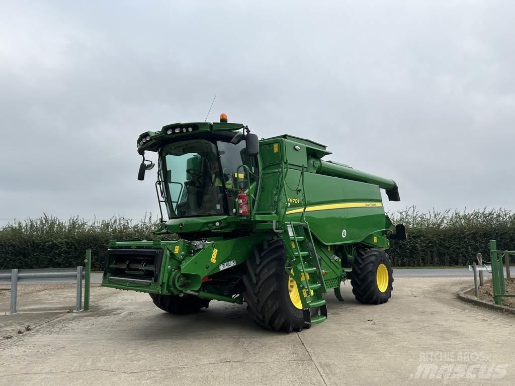 John Deere T670I Skurtreskere