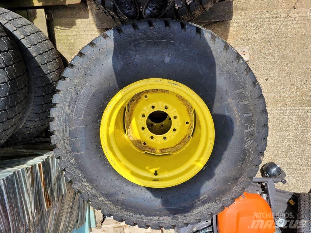 John Deere WHEELS Kompakttraktorer